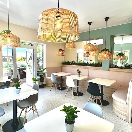 Fajne Miejsce Bed & Breakfast Leba
